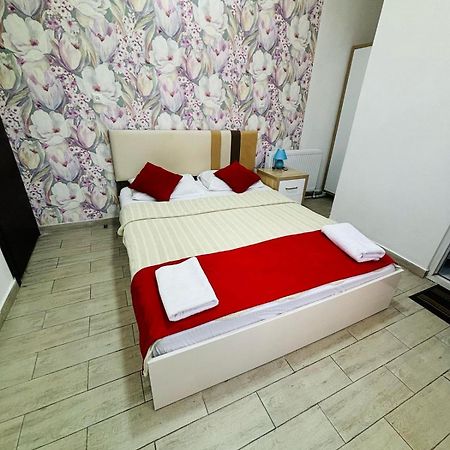Nikas Guest House Batumi Exterior foto