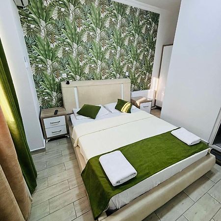 Nikas Guest House Batumi Exterior foto