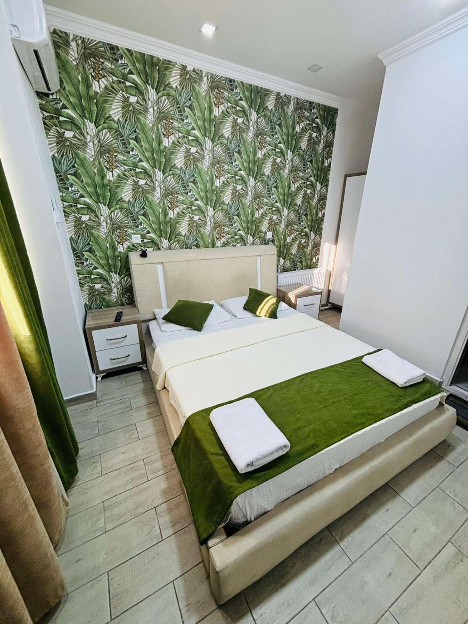 Nikas Guest House Batumi Exterior foto